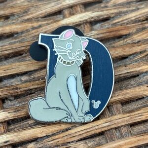 DISNEY 2011 The Aristocats’ Duchess Letter “D” Alphabet Pin